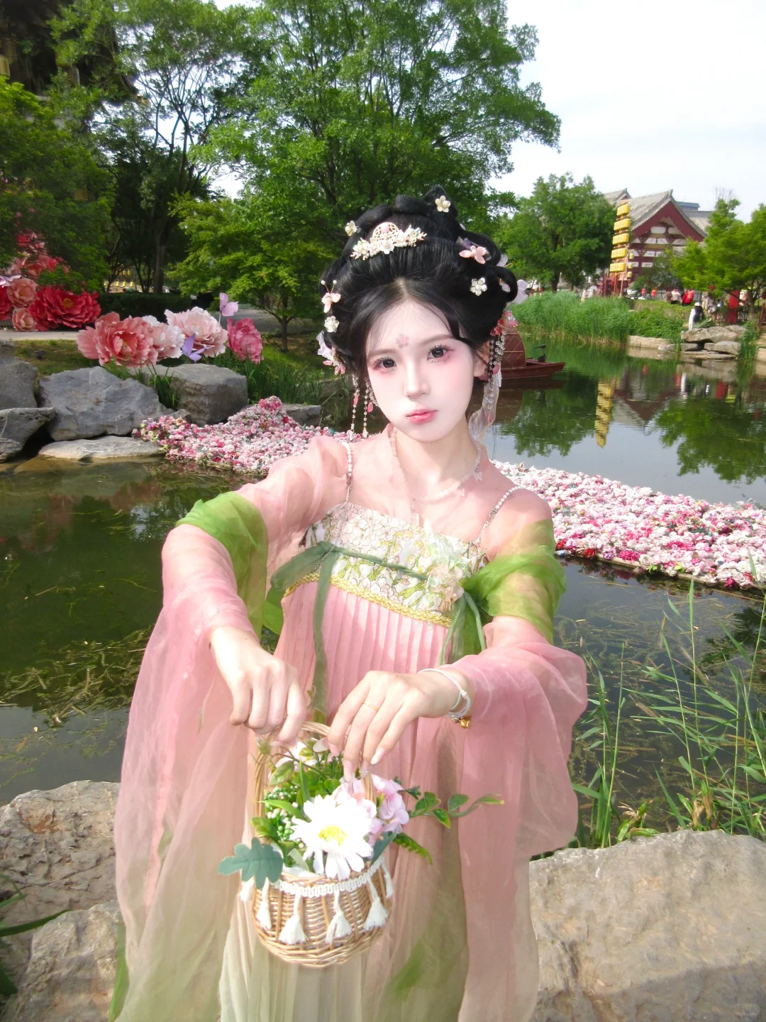 装可爱是本小姐的拿手戏o(｀ω´ )o 小唐风！！