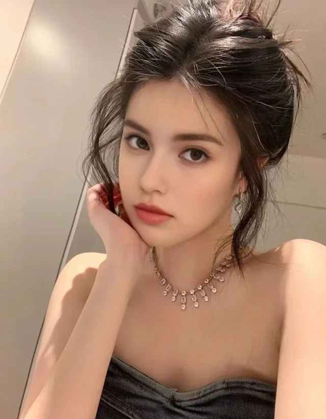 怎么会有这么美的女孩！😍