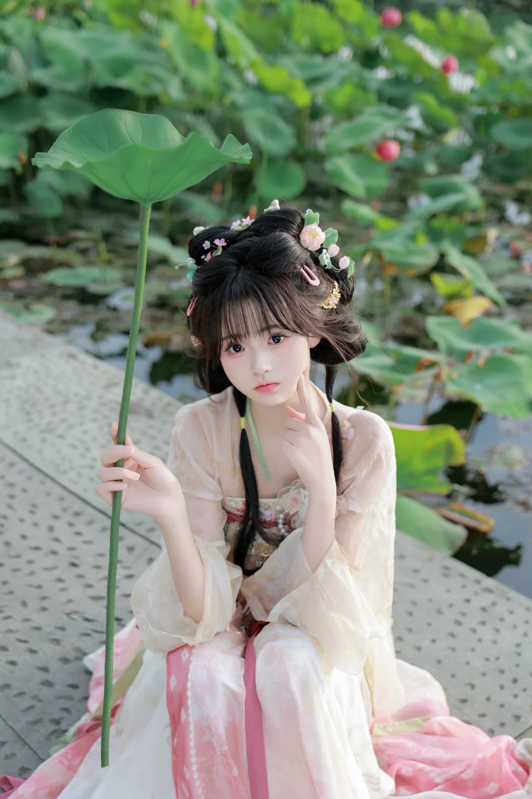 咿呀！小荷花精来报道～