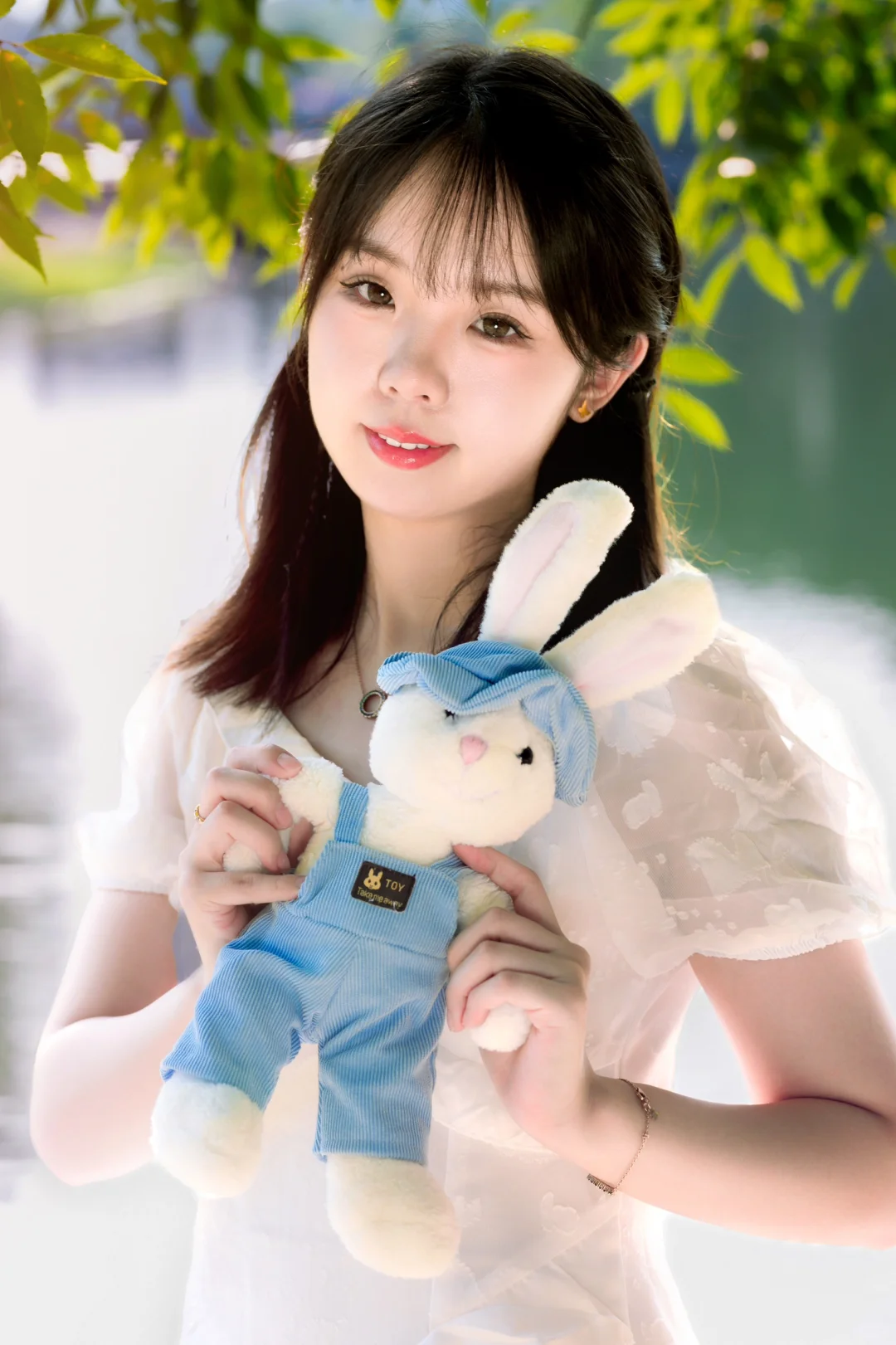 抓到一只氧气感美女🐰