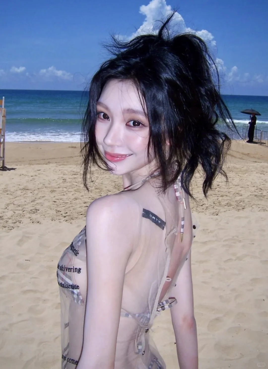 易梦玲海岛🏝️透视穿搭 太辣啦🥵🔥