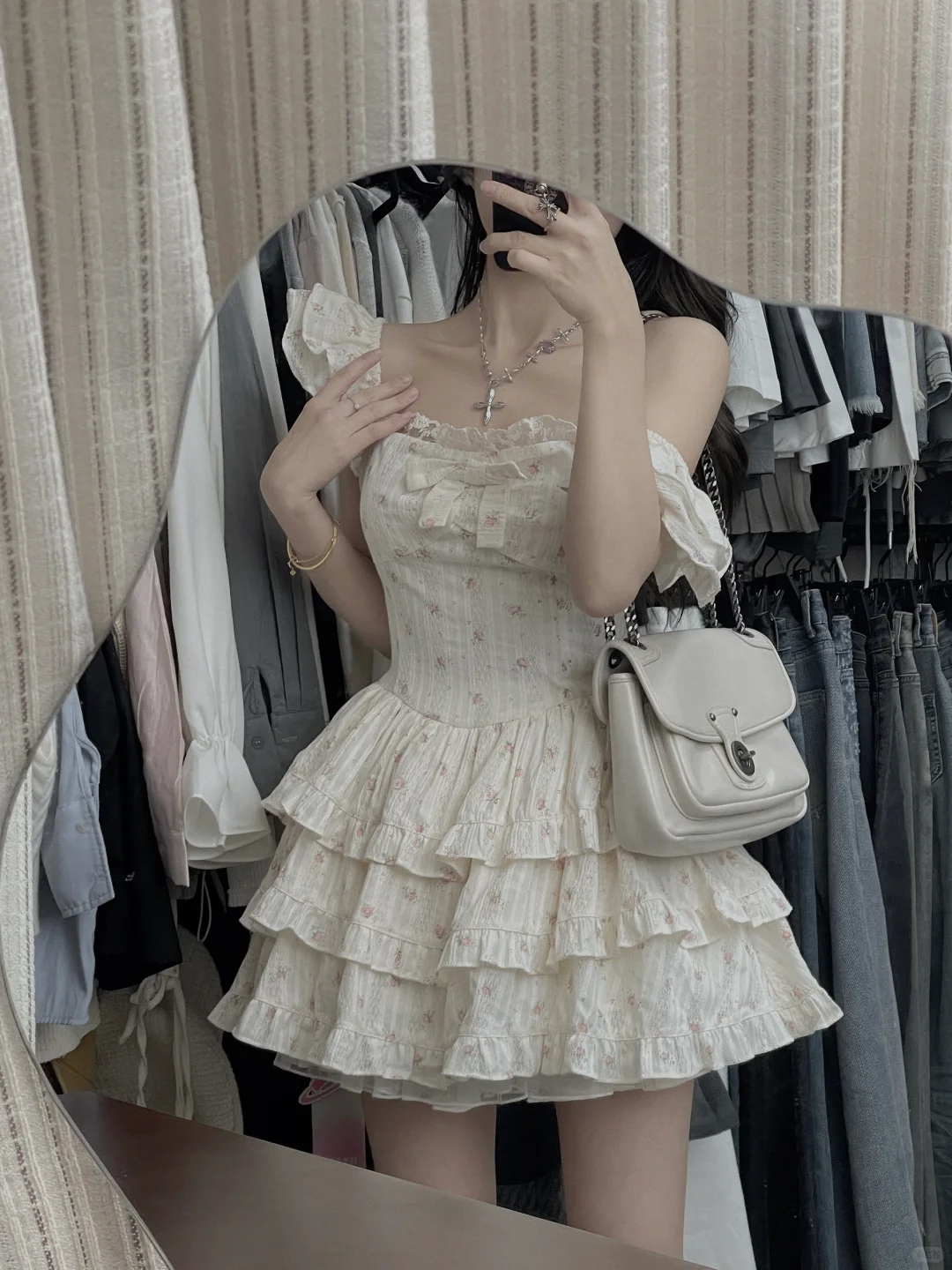 衣服千千万 只有新的最好看!!🙈