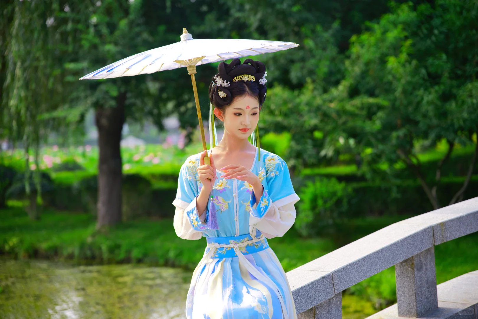 🌿夏游园｜汉服美女仙气飘飘📸