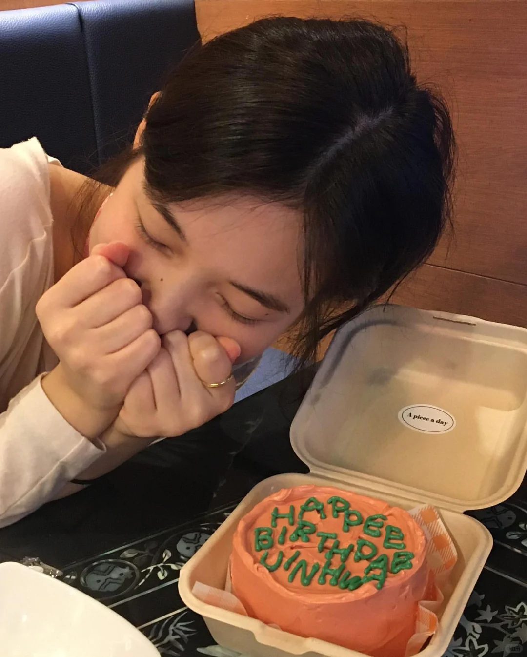 淡颜女生请复制她的穿搭！！