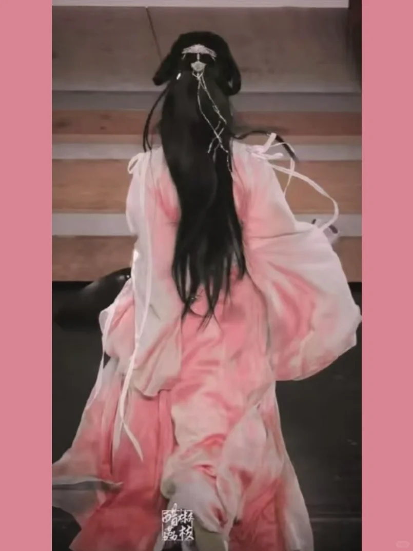 一些好看的粉衣背影🌸