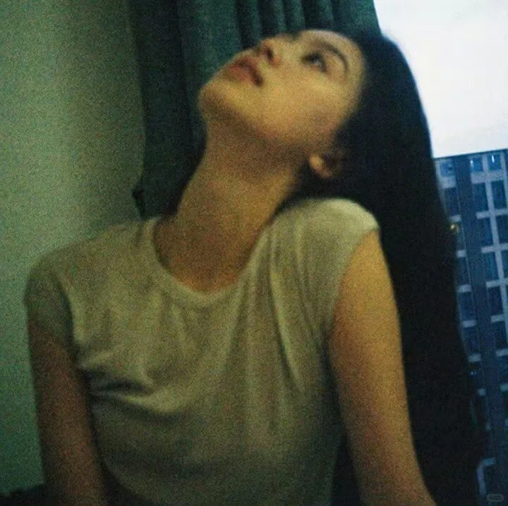 𝙒𝙚𝘾𝙝𝙖𝙩｜侧颜女生头像