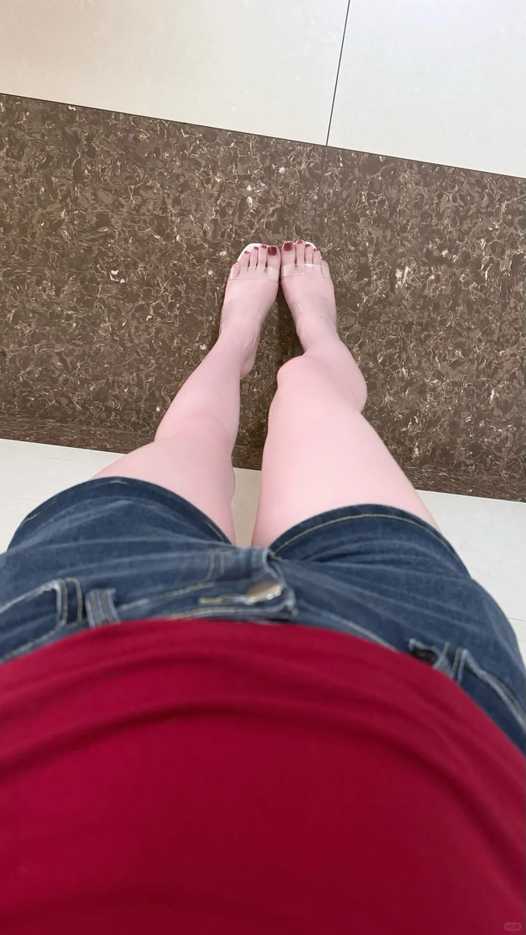 透明高跟鞋真的很显腿长啊