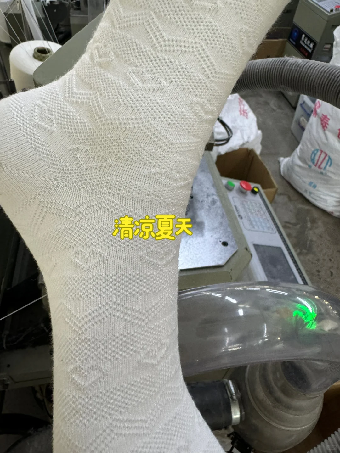 浮雕网眼纯棉袜，这下可不说热了吧！