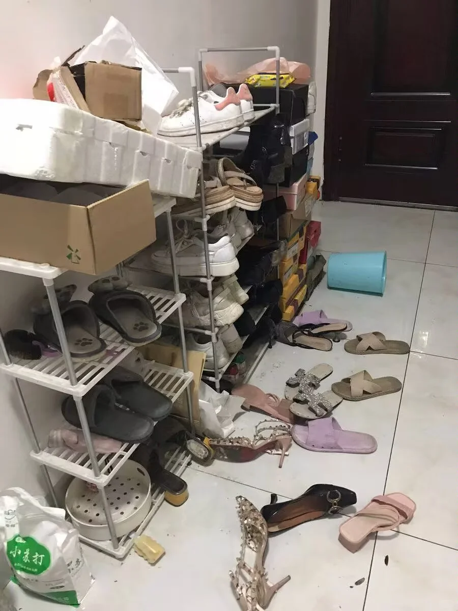 邻居家的鞋柜感觉好乱