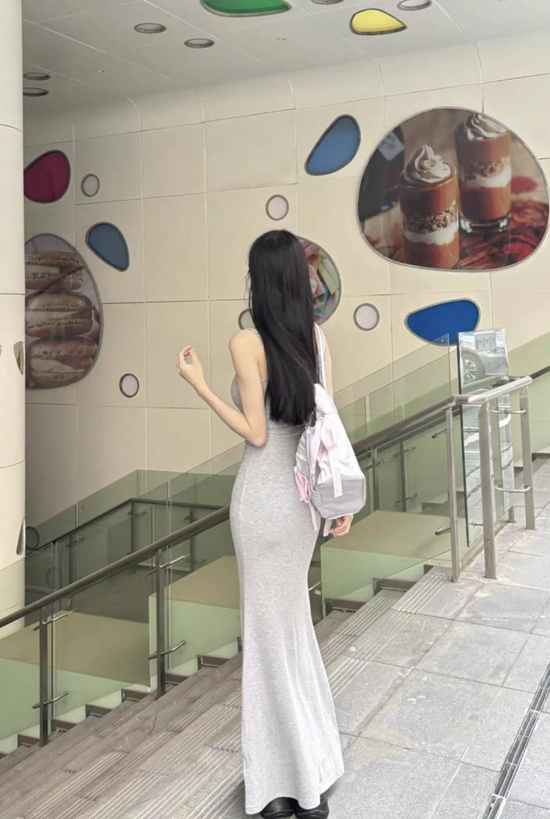 长裙才是女生最好的医美永远喜欢紧身连衣裙