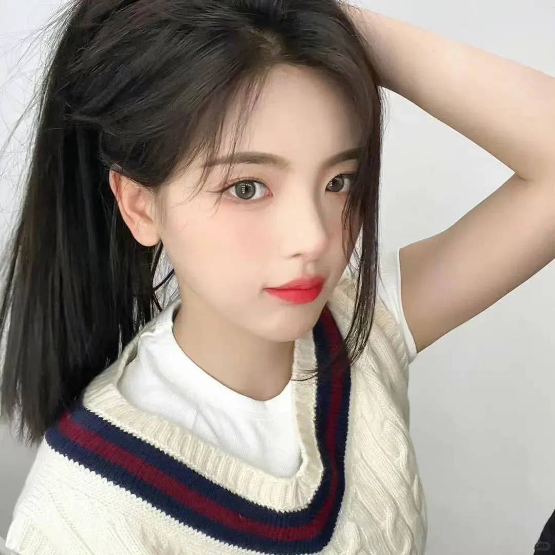 杨超越〡18张女生头像清纯甜美氛围明星颜值