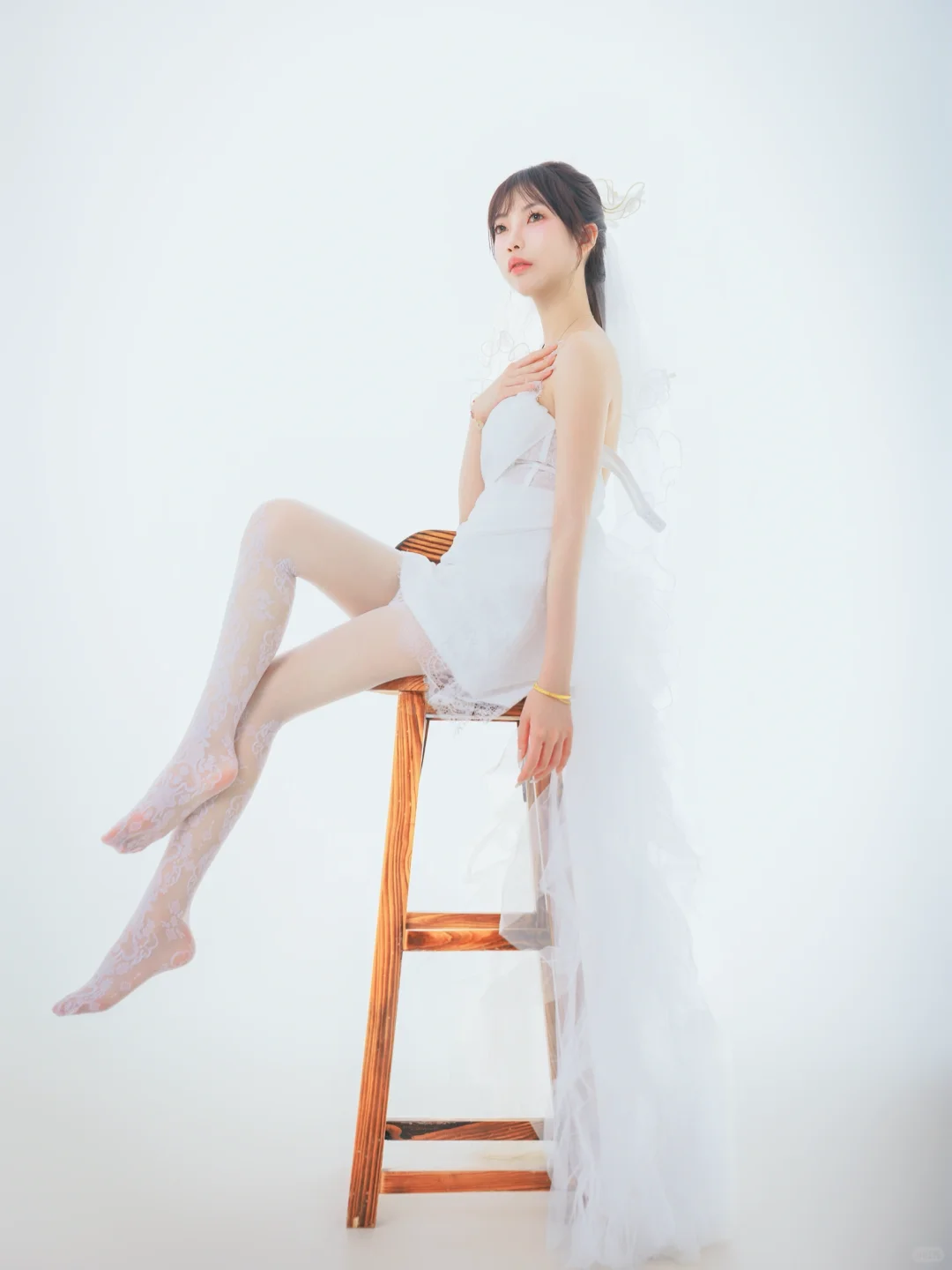 室内人像|女生一定要去摄影棚试试拍轻婚纱！