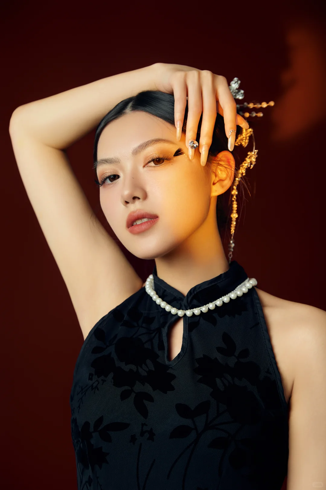 一束光一袭红｜把东方美刻进骨子里的光影诗