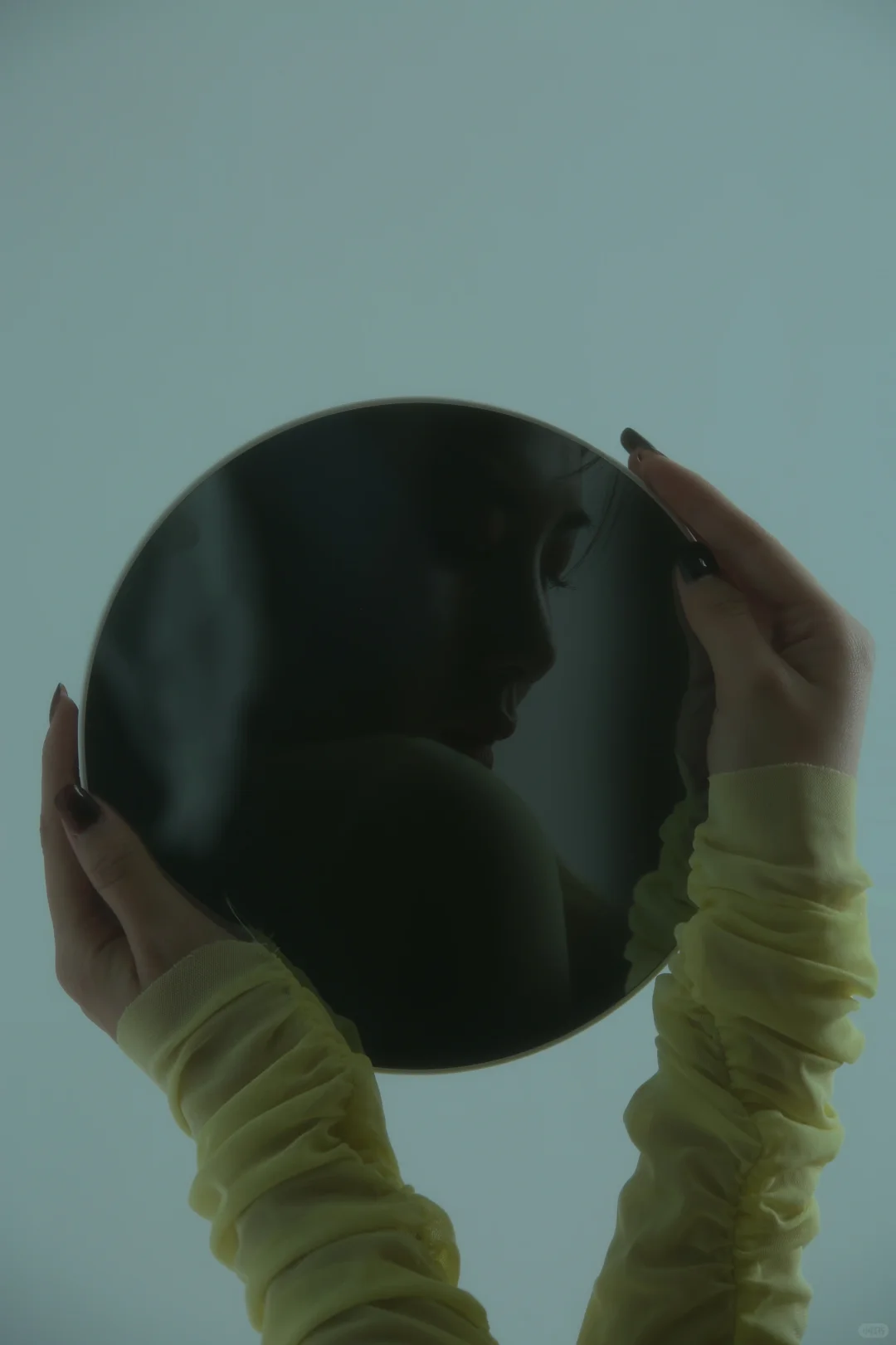 墨镜，墨镜，谁是世界上最美丽的女人……