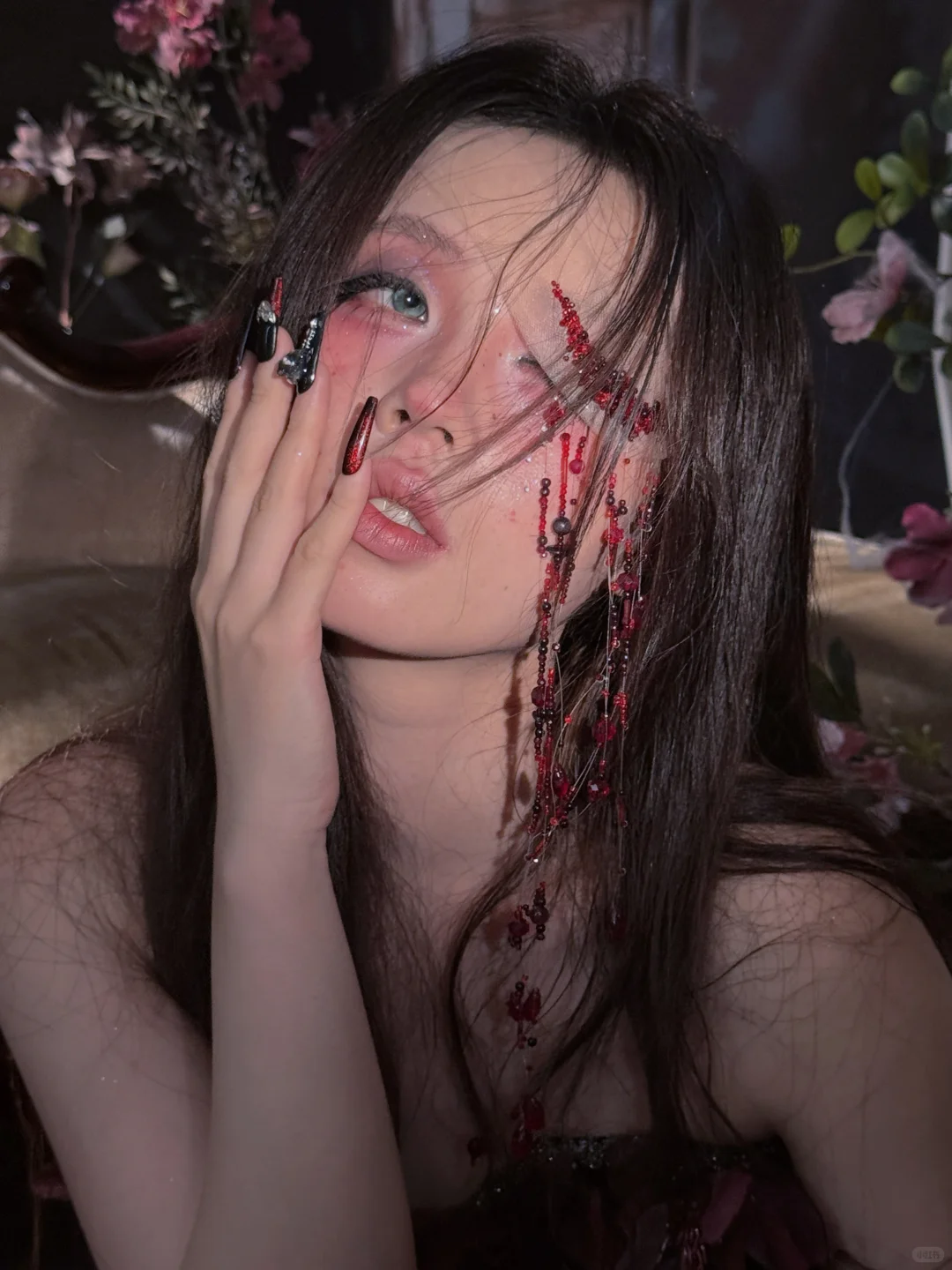 误入的不是仙境，是暗影交织的密林