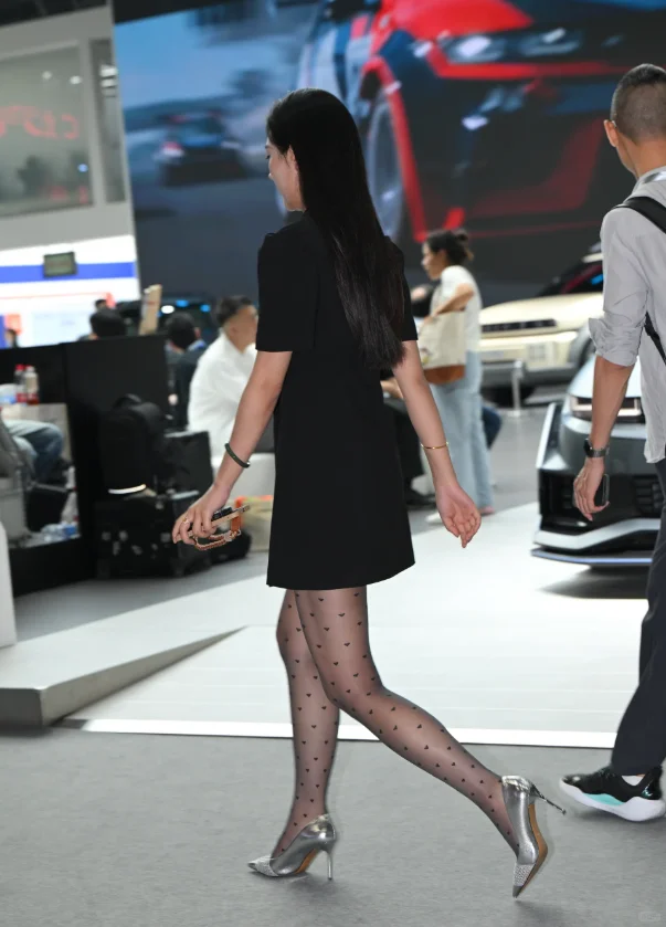 高跟黑丝美女67张