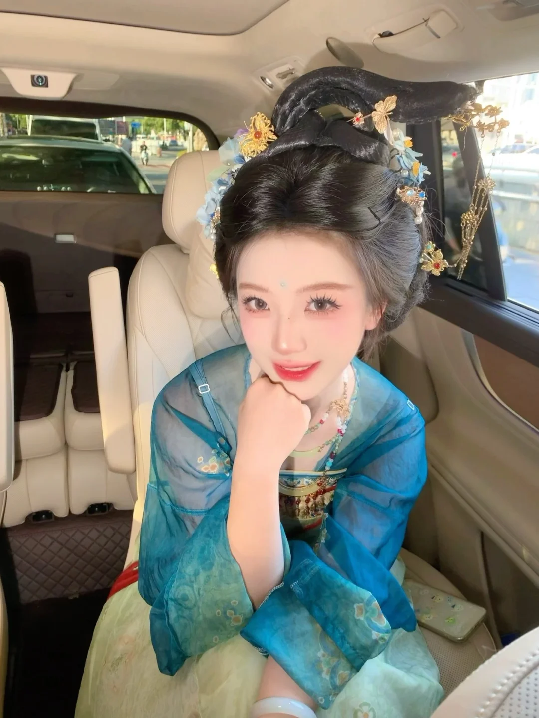 live图直出｜今日角色卡：在逃大小姐！