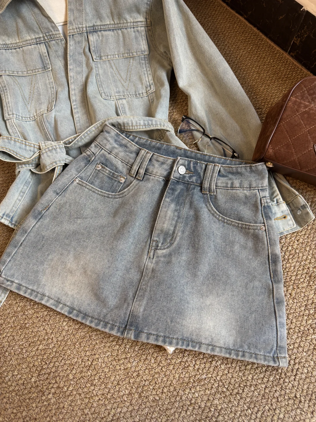 早秋ootd穿搭 素颜都能穿出感觉送T恤💰49