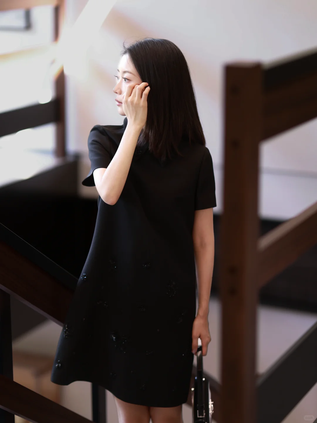 阳光洒落，优雅如影 🫧