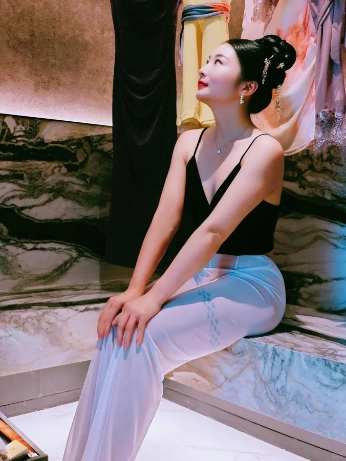宠粉 ·安排 | 抹胸搭配网纱裤里丝 好看吗