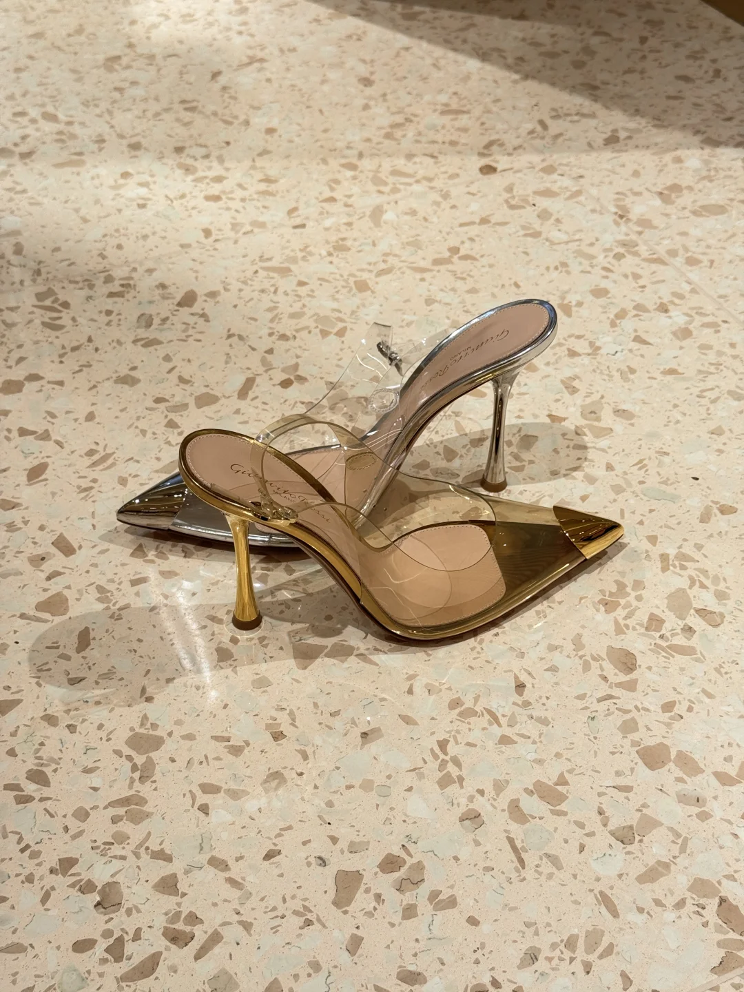 GR银色PVC高跟鞋来了～