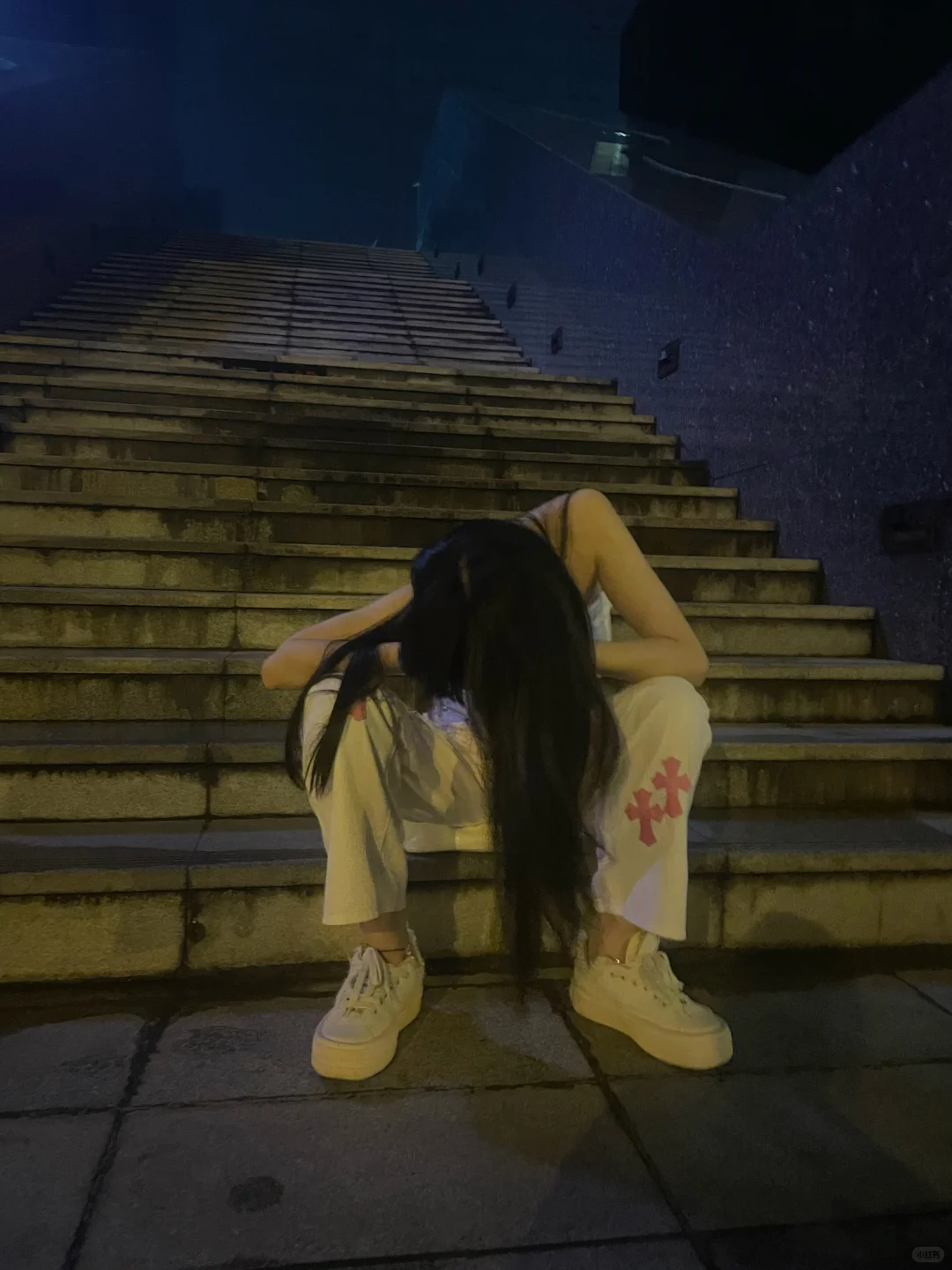 比例好的人随地一坐