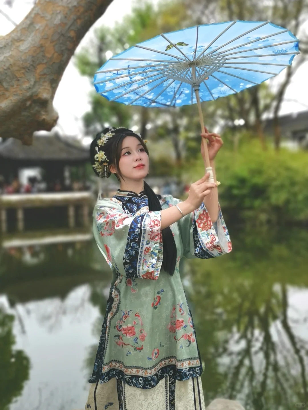 苏州拙政园汉服清汉女拍照摄影