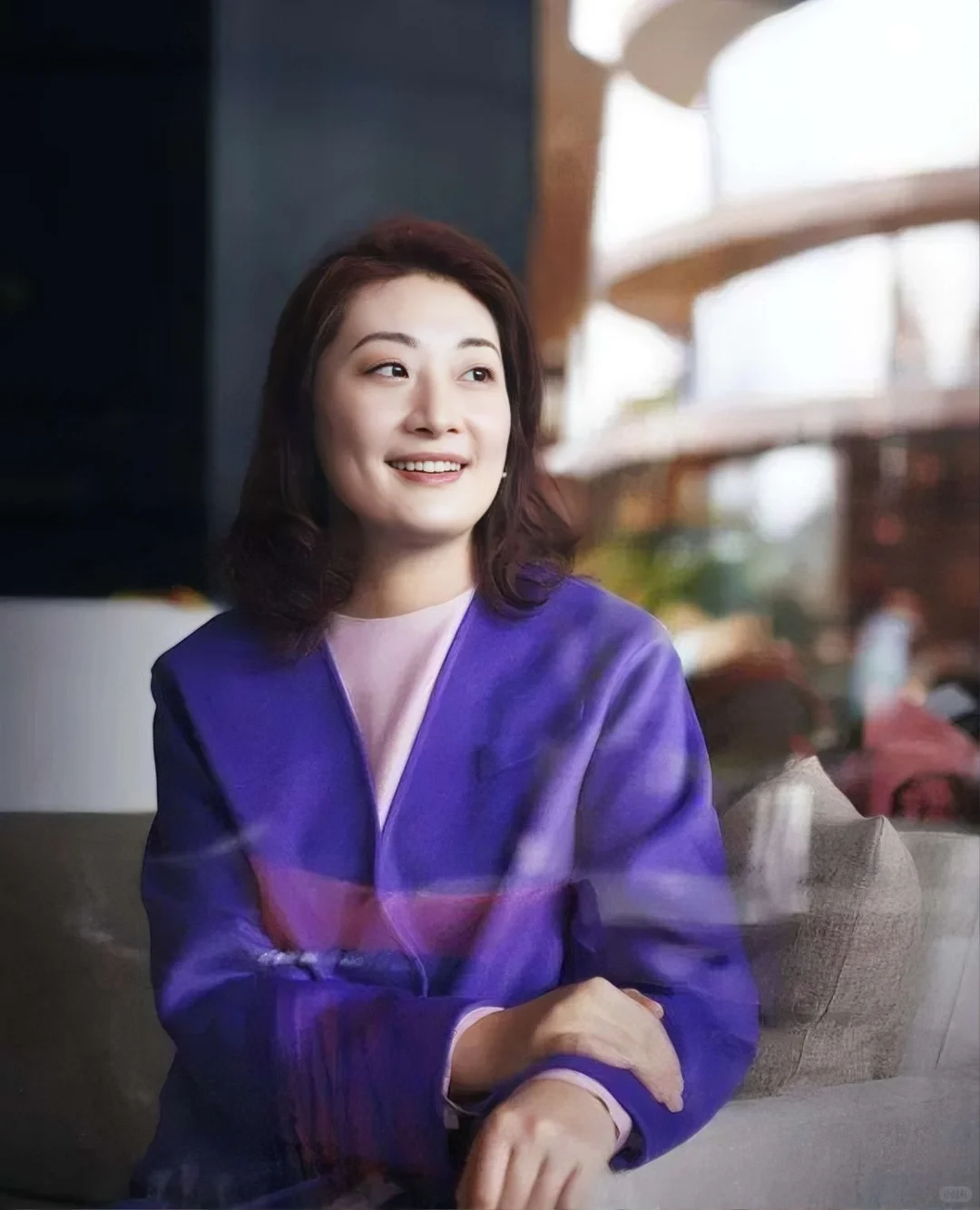 端庄大气 . 高贵优雅 宗馥莉