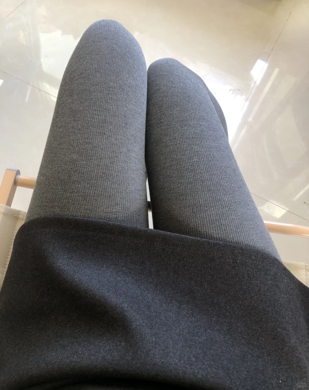 秋天🍂烟灰色袜裤的魅力✨