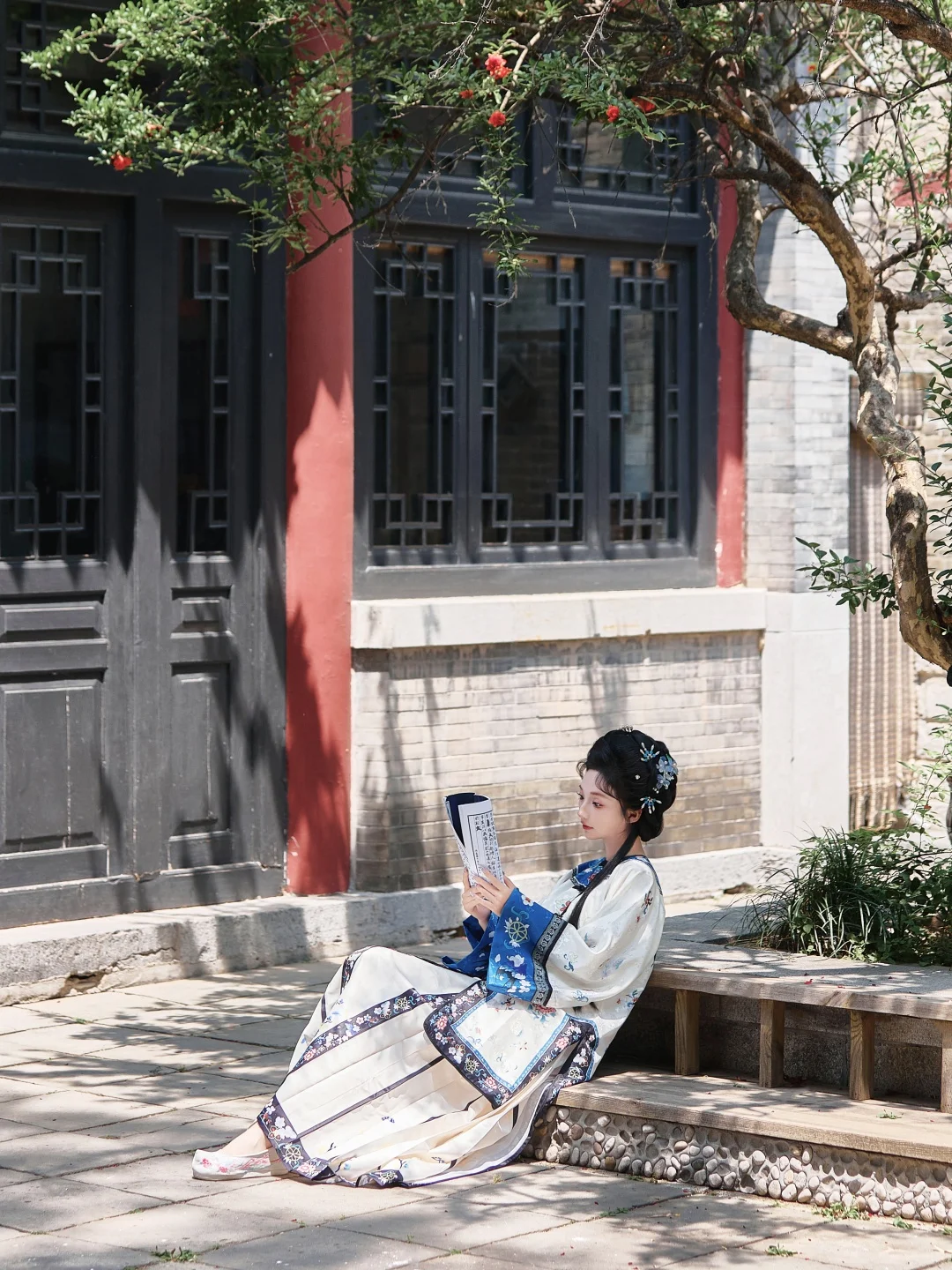 清汉女写真🎐园林里的古韵与温婉之约🌸
