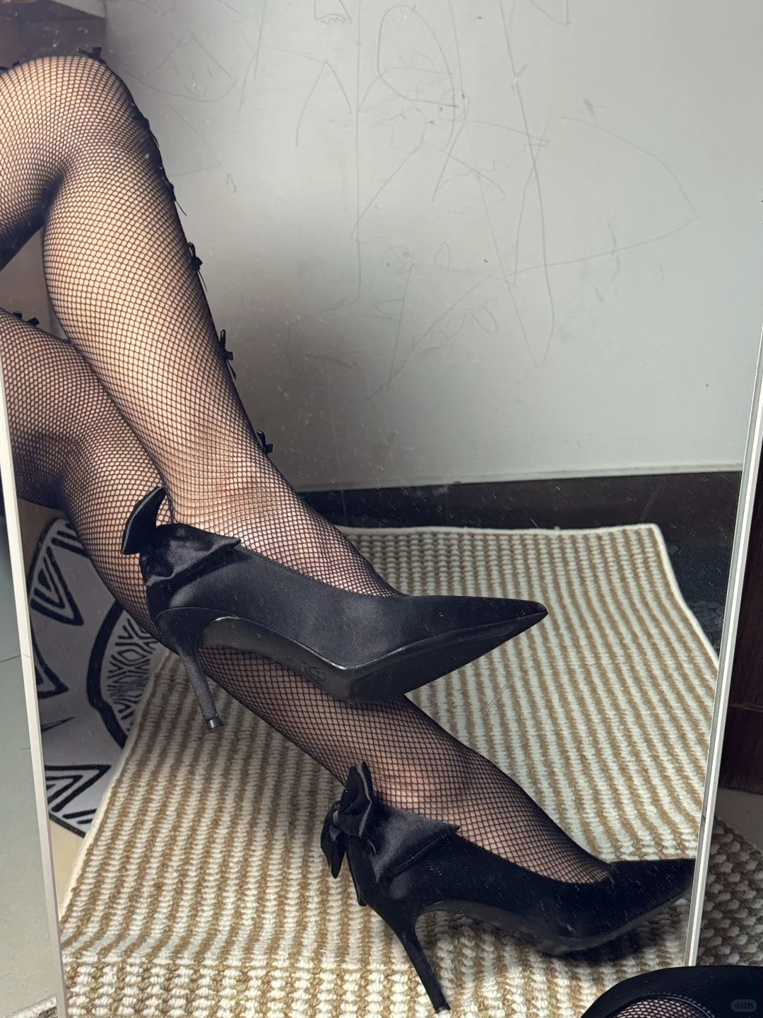 🖤这双黑色高跟鞋，谁穿谁是气质女王！ 绒面