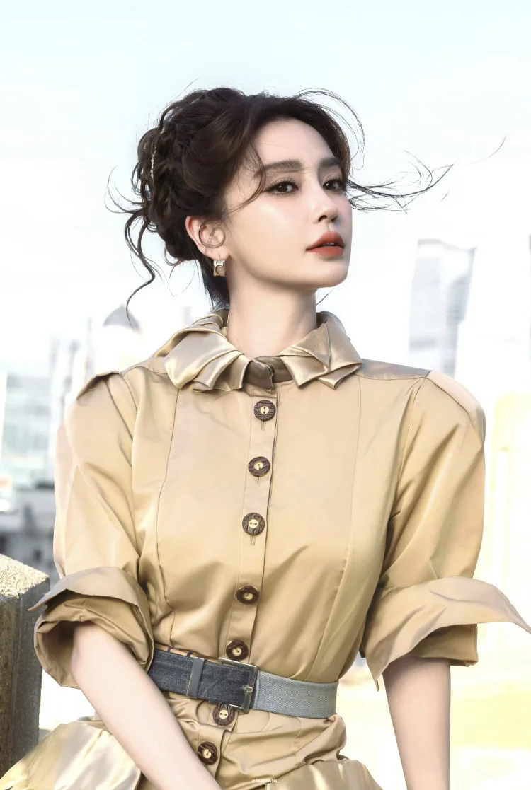 此女无论早期和现在 仍是美神降临