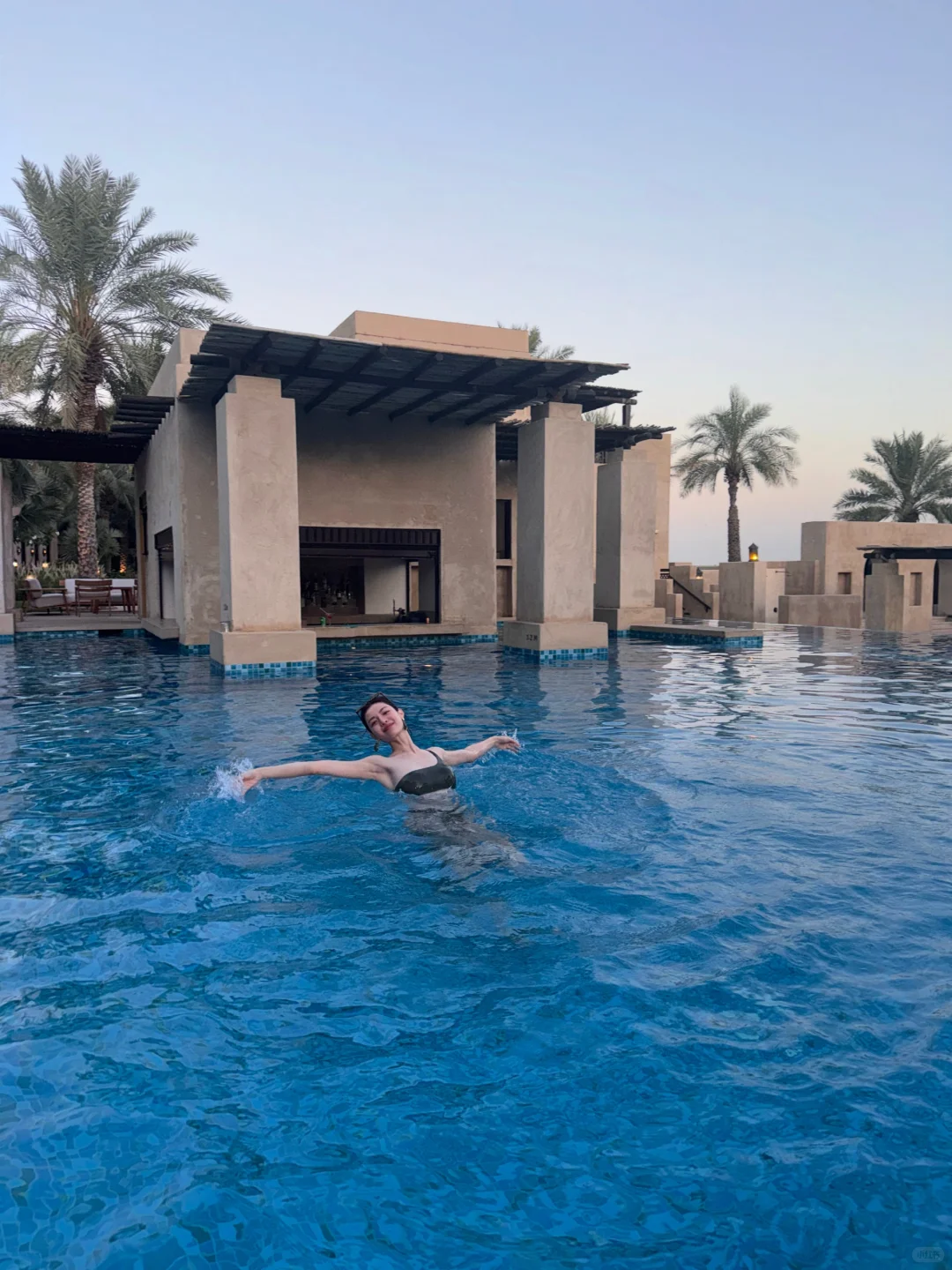 钟楚曦度假美照，身材真的好