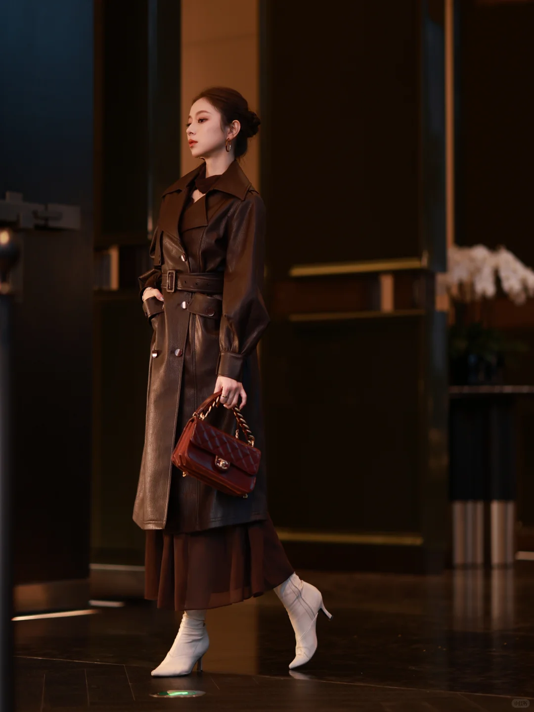 "把优雅与气场穿在身上"