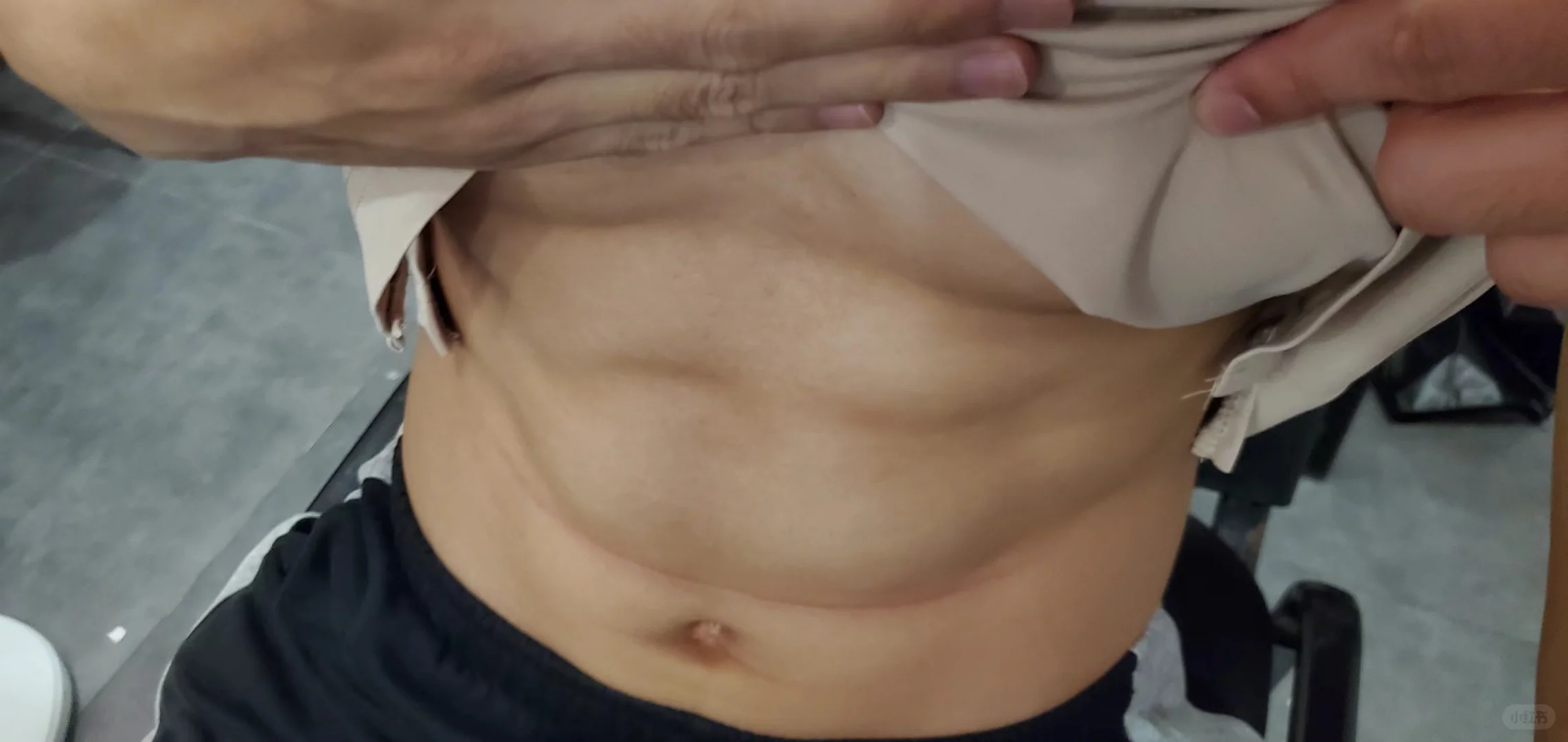 谈个肌肉男你就老实了。