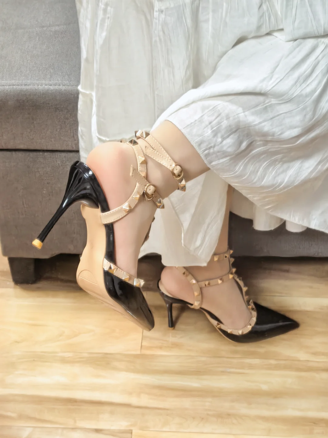 ”论黑色铆钉👠确实权威住了我