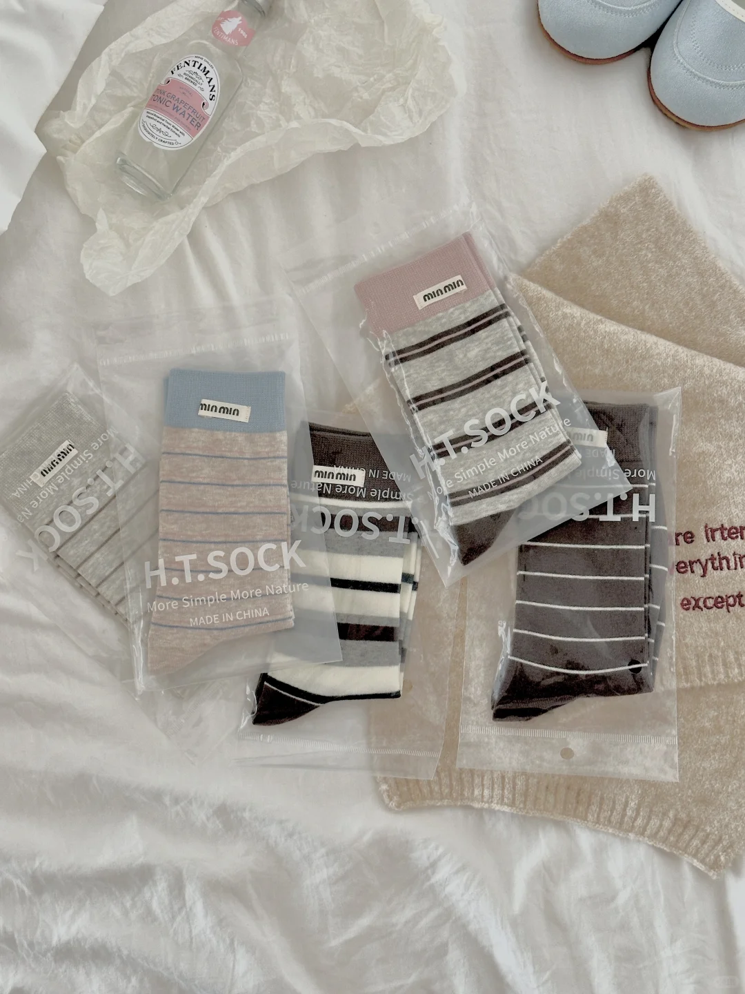 平铺拍摄｜ins 风袜子静物图