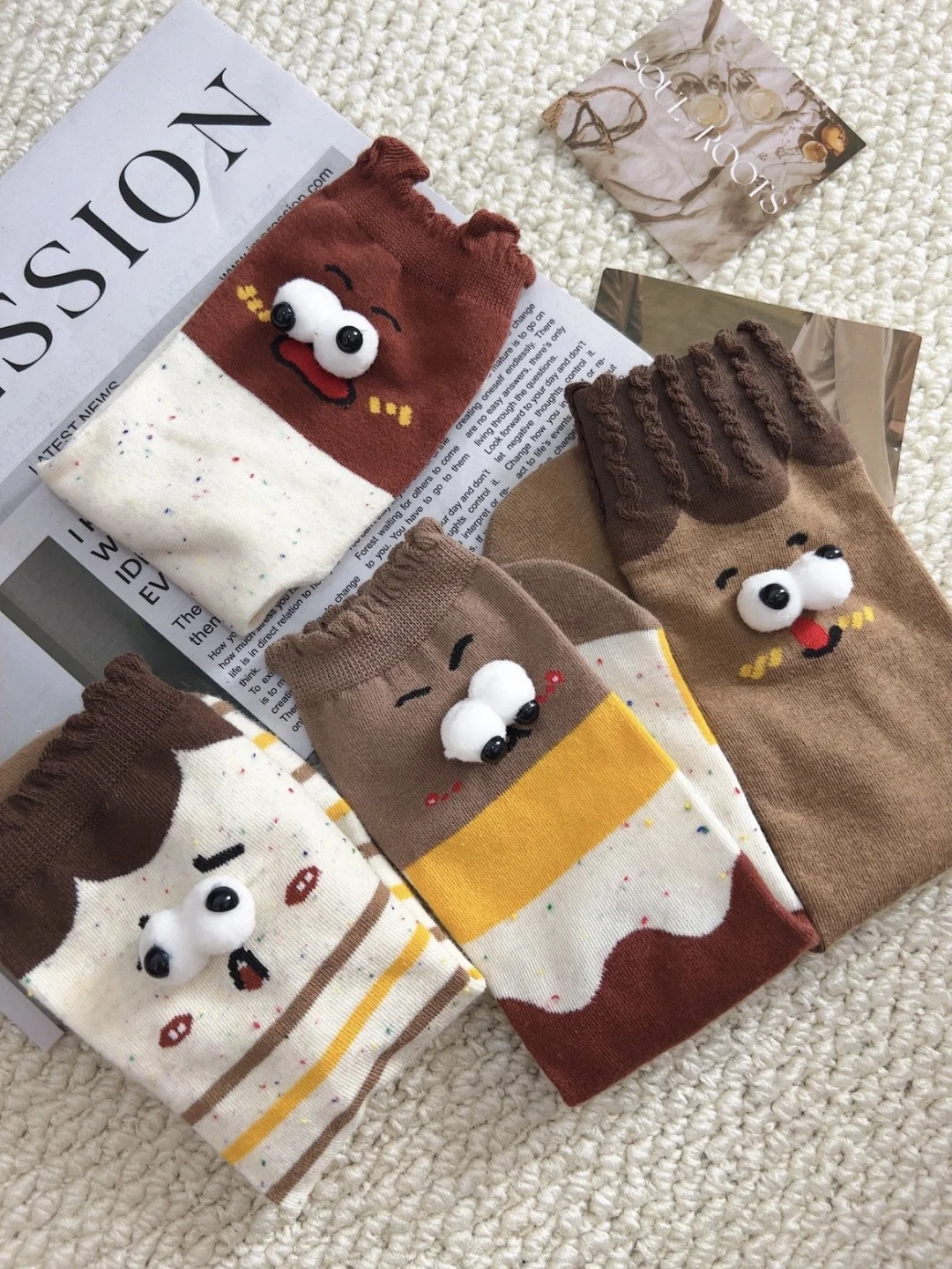 袜子上有个小眼睛👀～超可爱