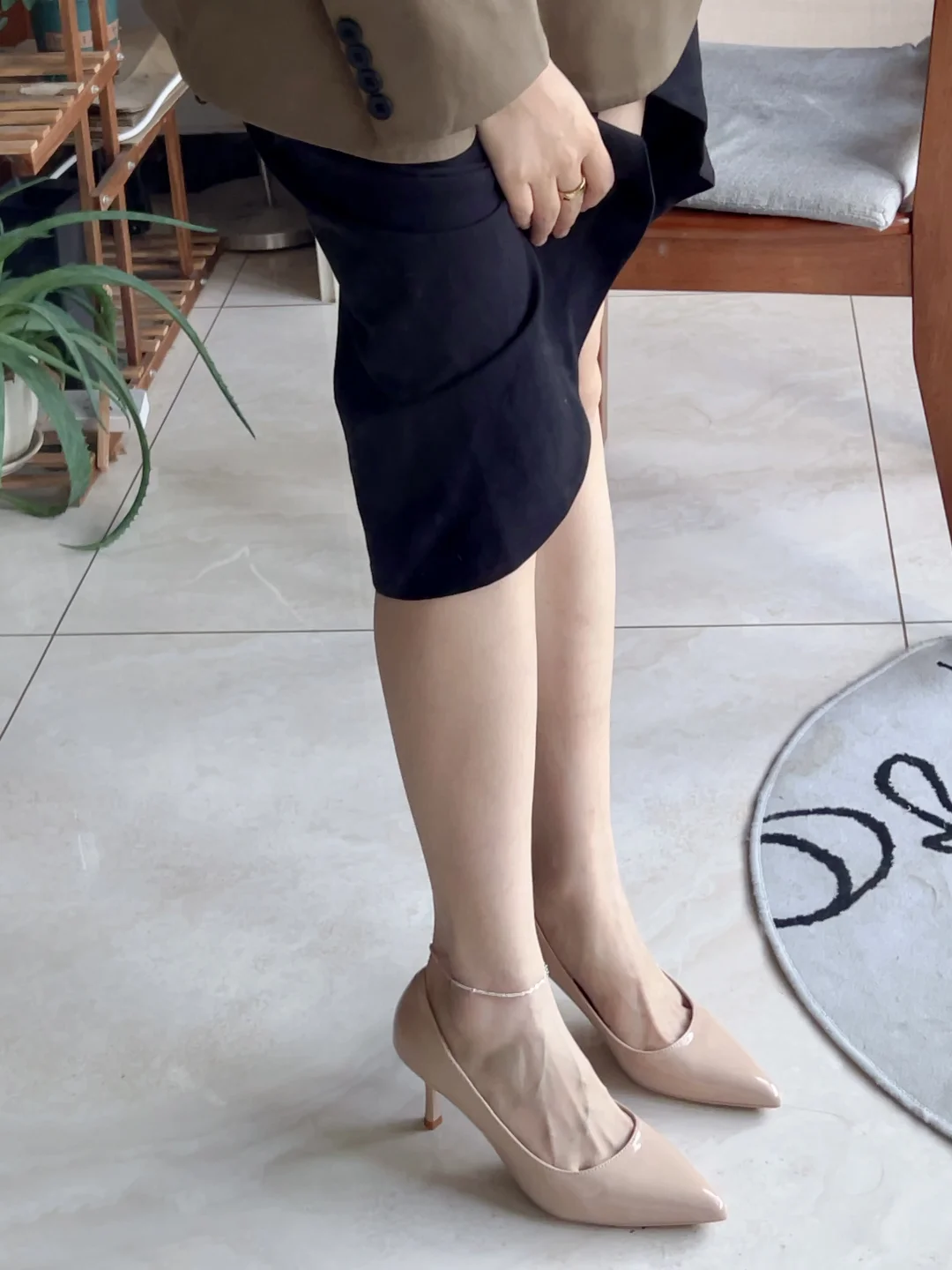 就是好喜欢裸色高跟鞋呀