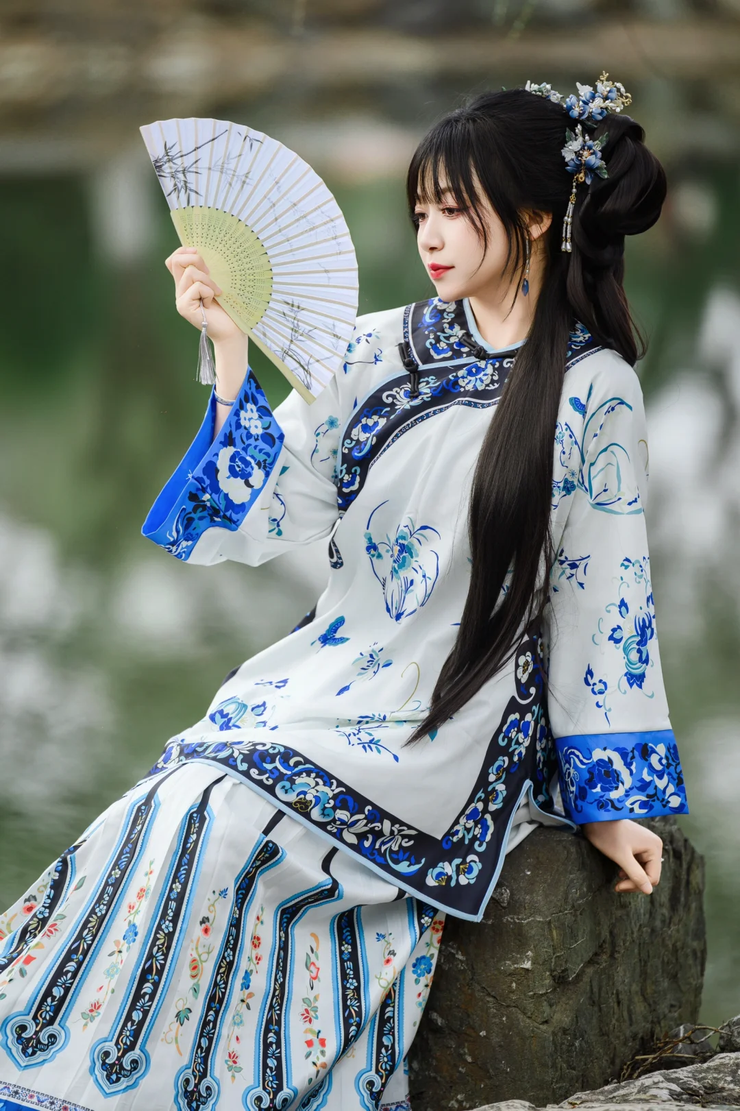 “小姐，现在是21世纪了，不是你的大清。”