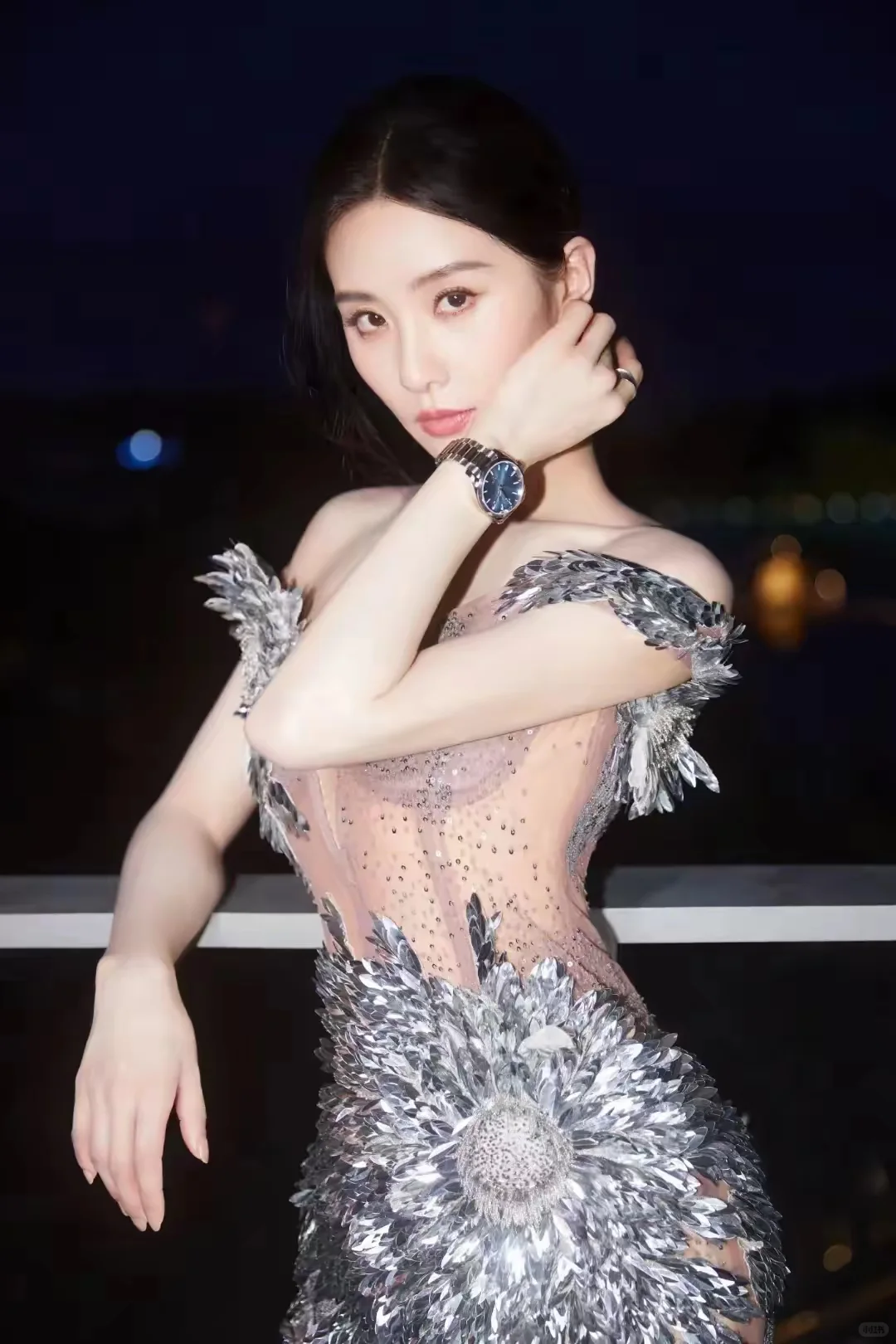 刘诗诗透视华服登场，惊艳全场焦点