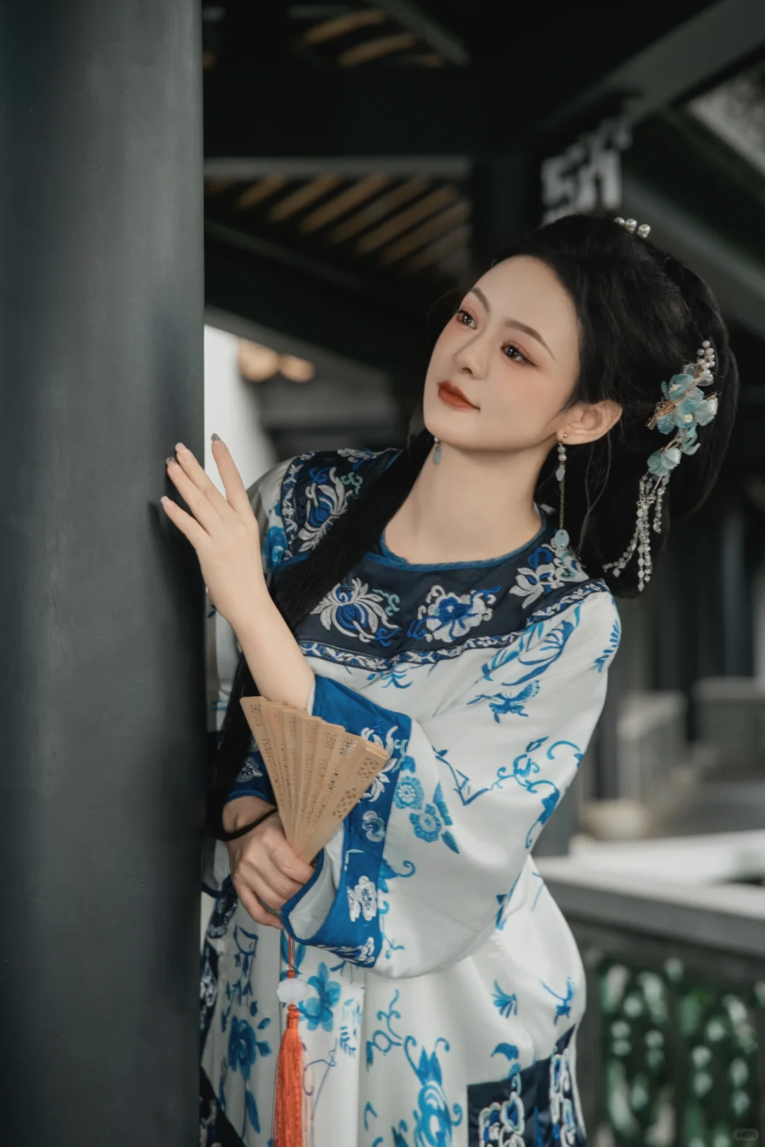 清汉女|她还陷在那段隔世经年的梦