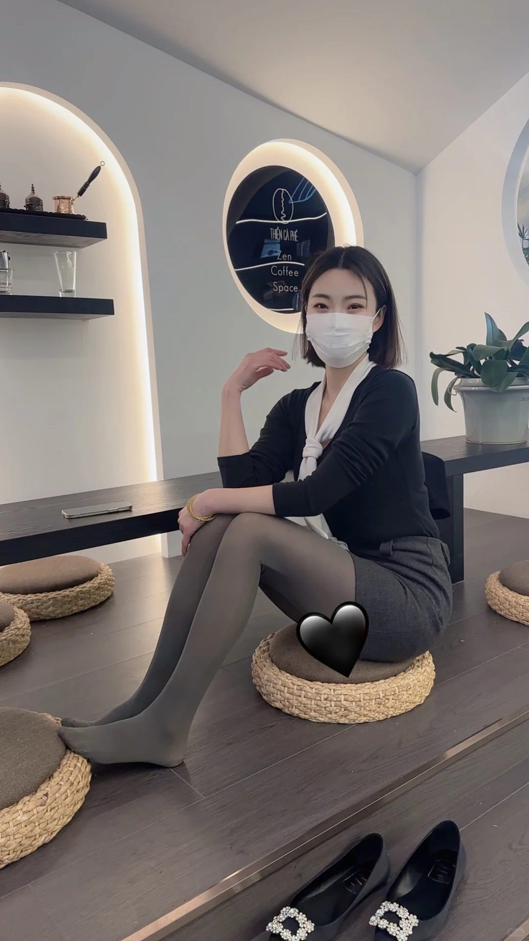 这灰色裤袜也太好看了吧