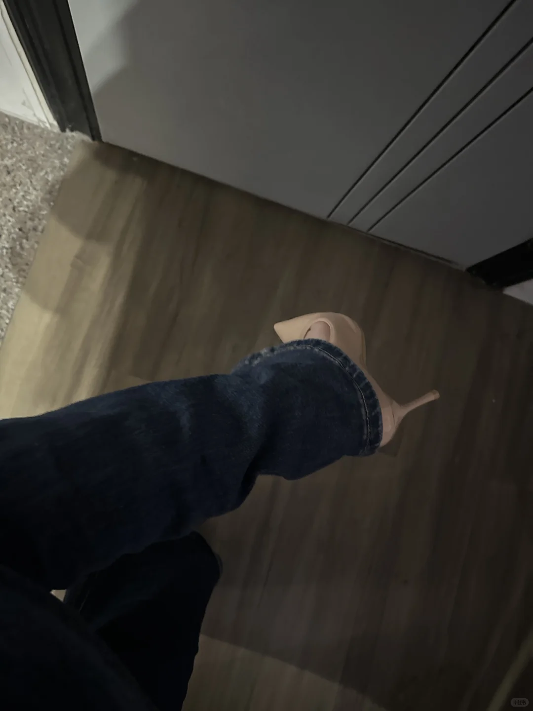 穿8cm高跟鞋出门如履平地的女人