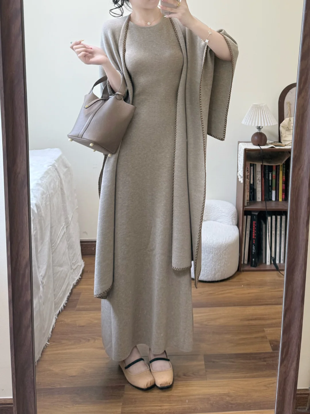 158｜期待秋天！！好温柔披肩➕羊毛裙～🦙