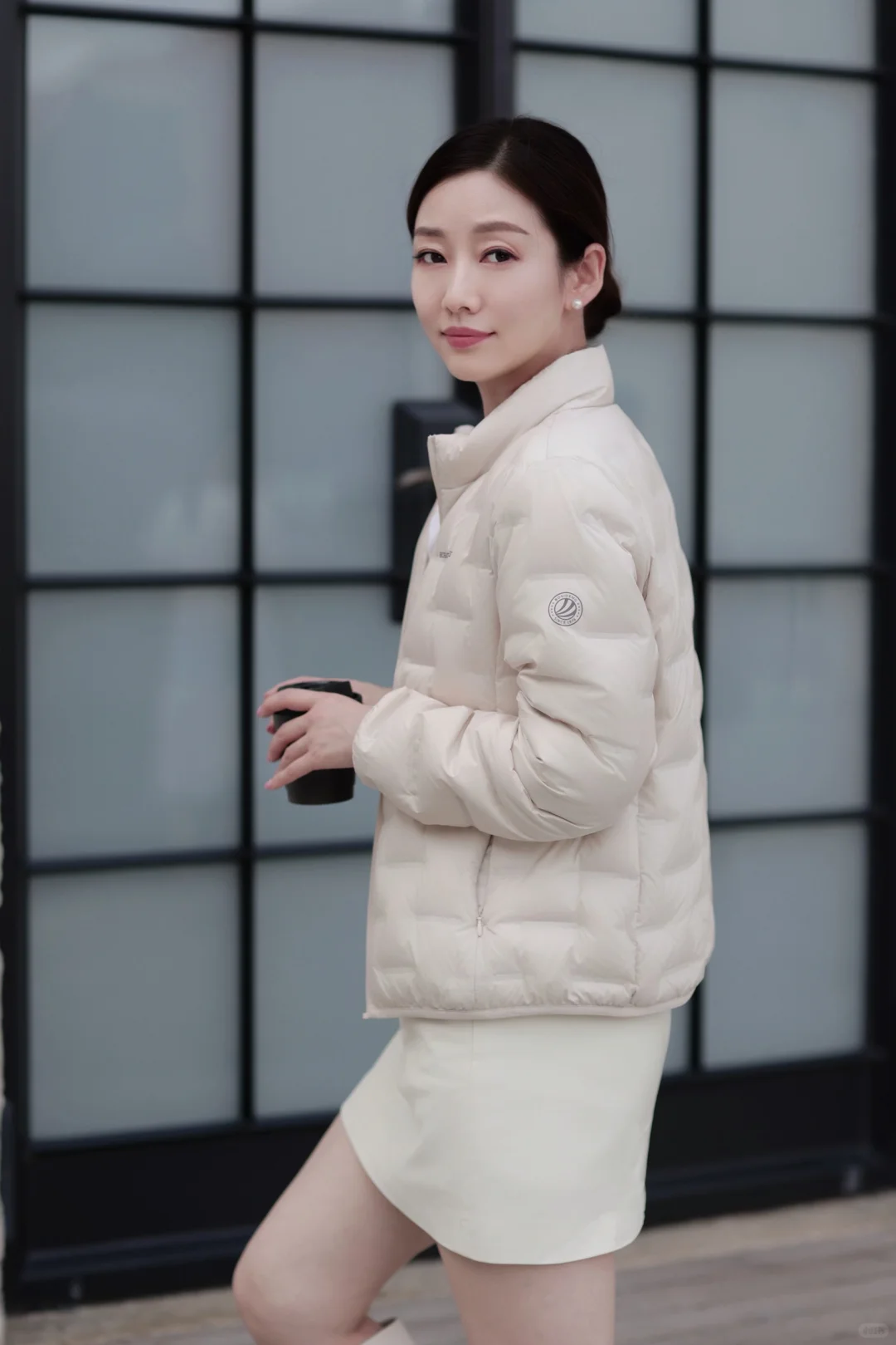 把羽绒服穿成“轻”奢感，通勤优雅不费力