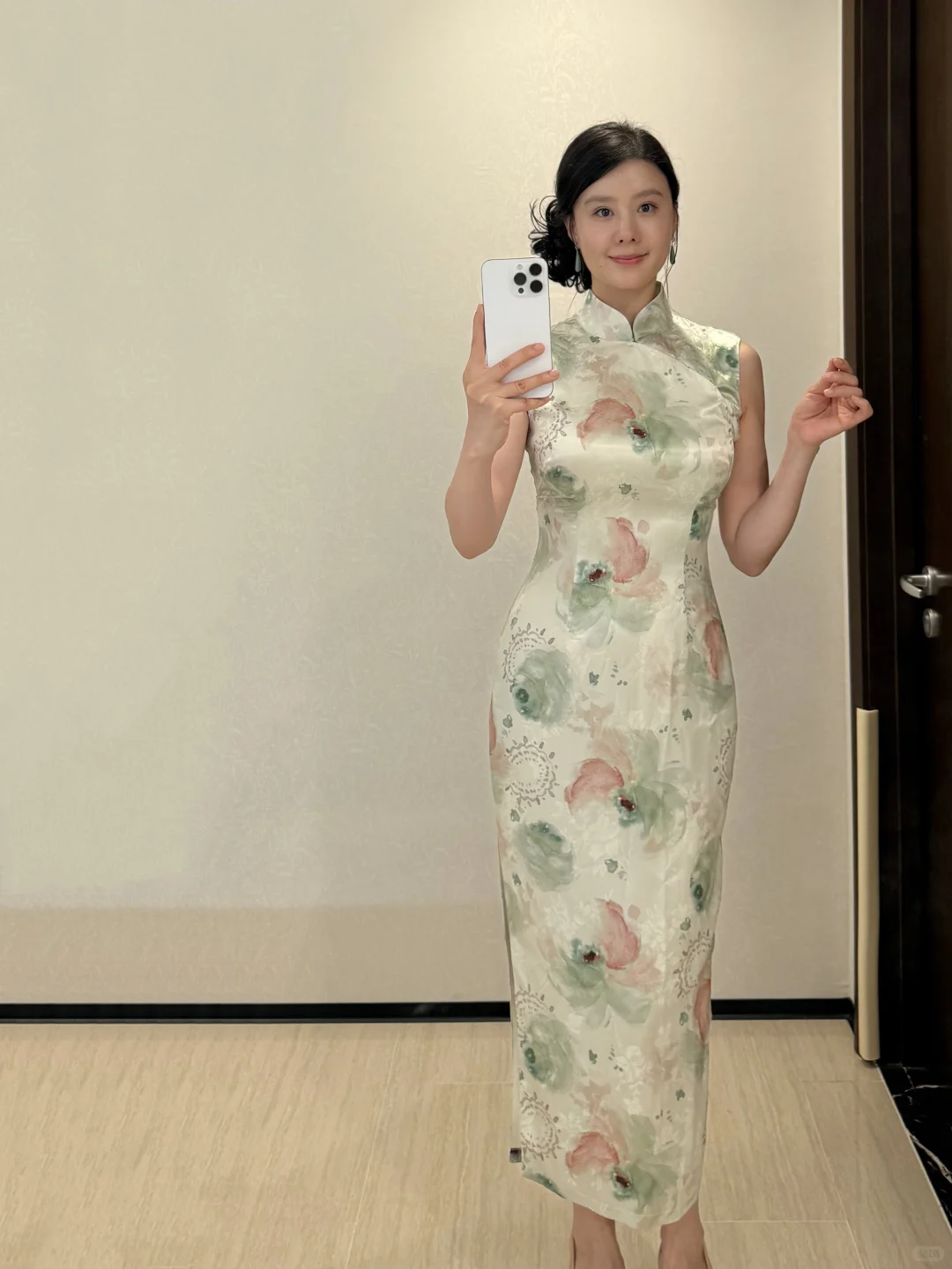 优雅女人味穿搭｜旗袍搭配高跟鞋