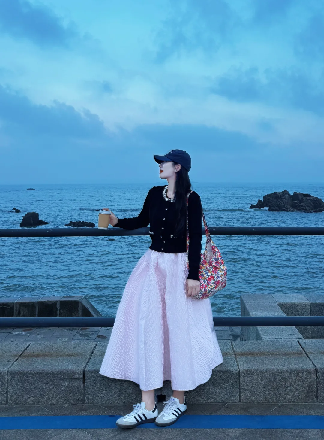 我一个人坐了很久很久，突然就释怀了