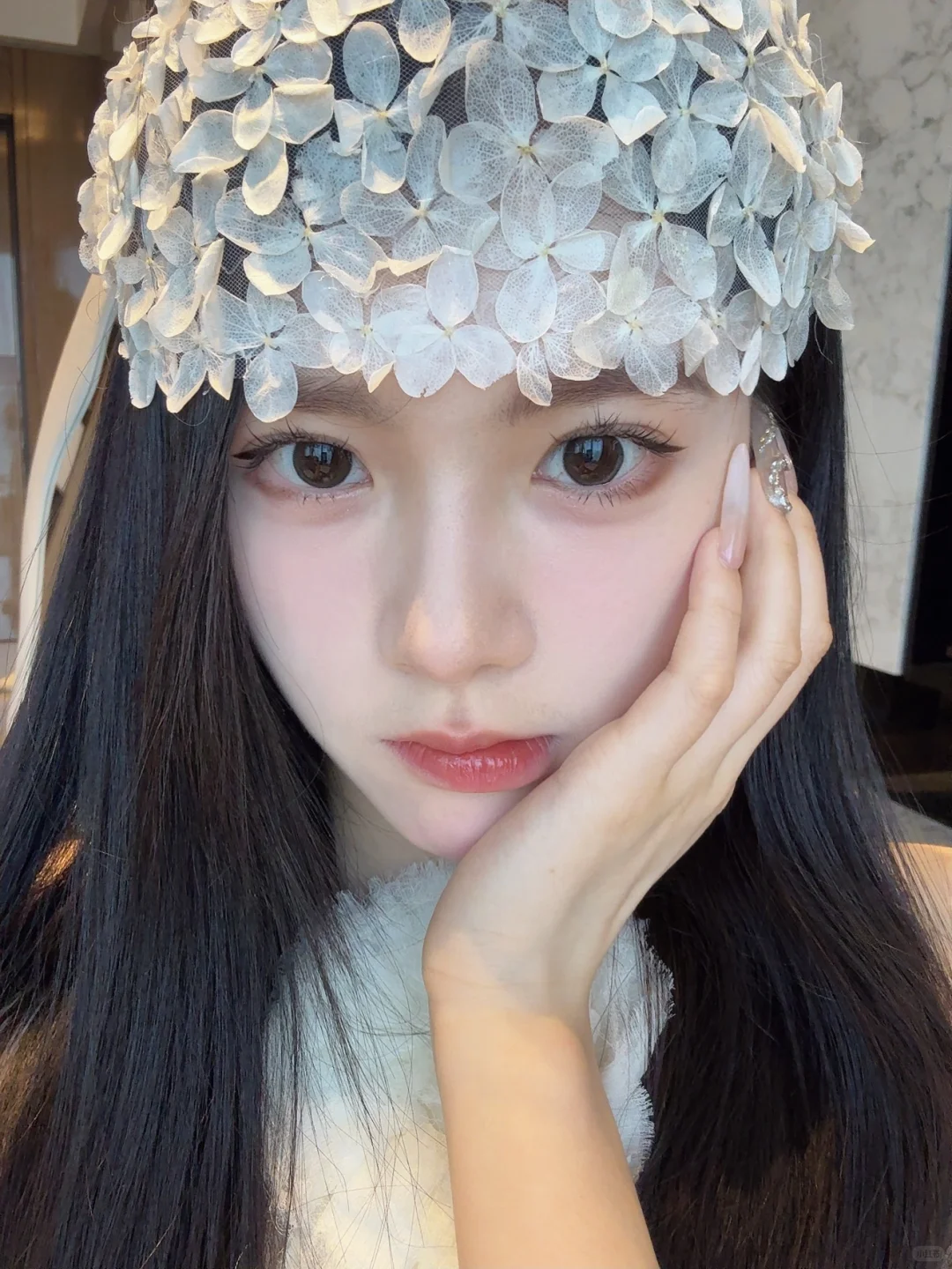 我怎么觉得这个女生好美～