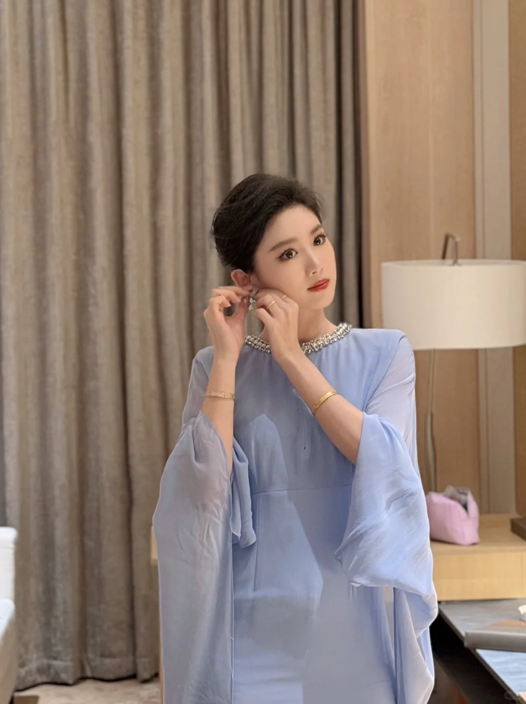 主持人工作Look|温柔而有力量的一套造型